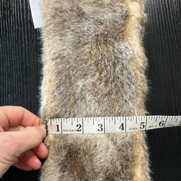 Faux fur stole - Picture 4 of 5
